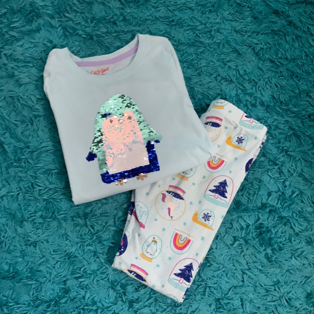 🥶🐬CAT & JACK girls long sleeve penguin shirt & festive printed leggings.  6/6x